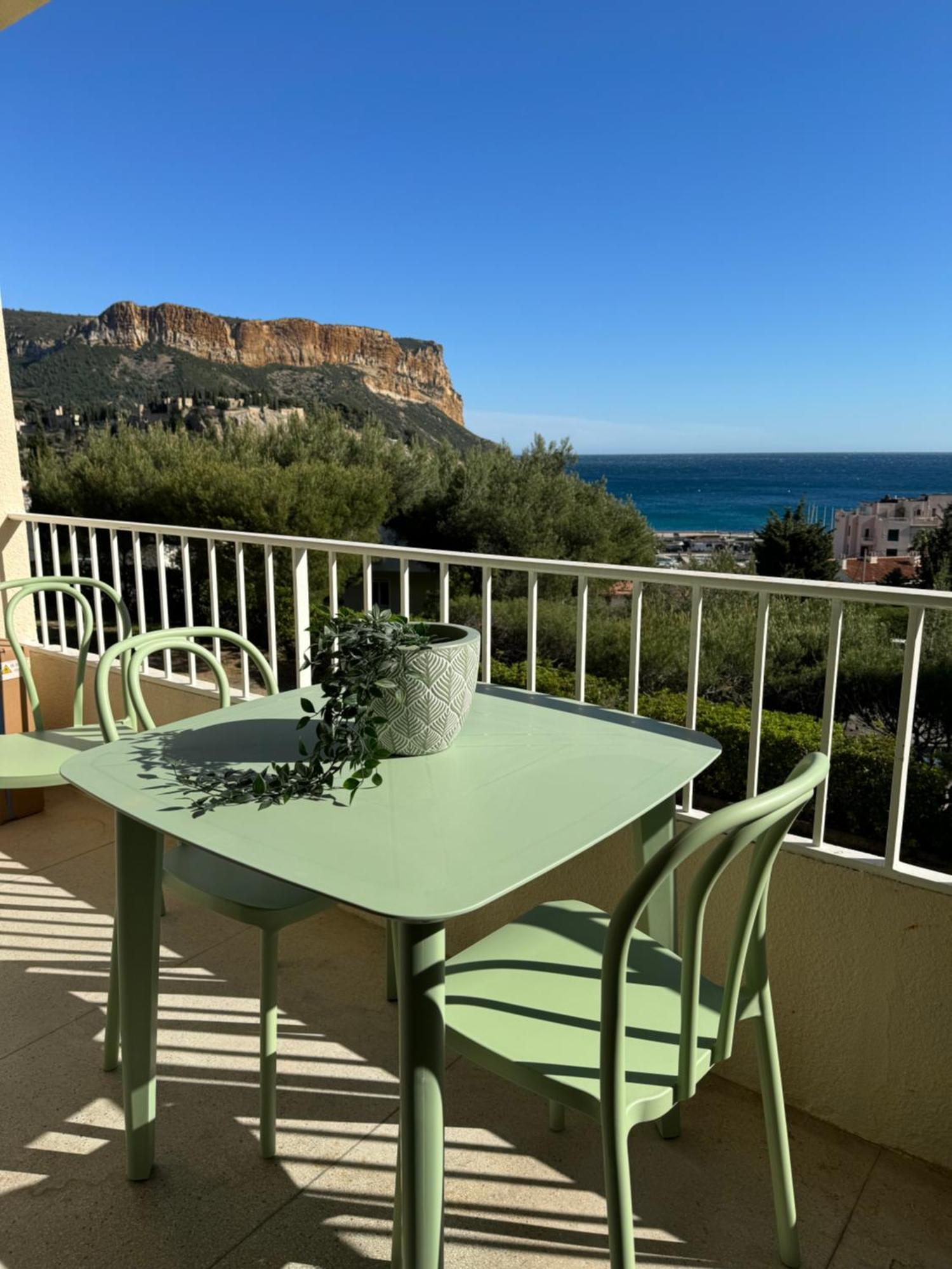 Le Balcon De La Rade Apartment Каси Екстериор снимка